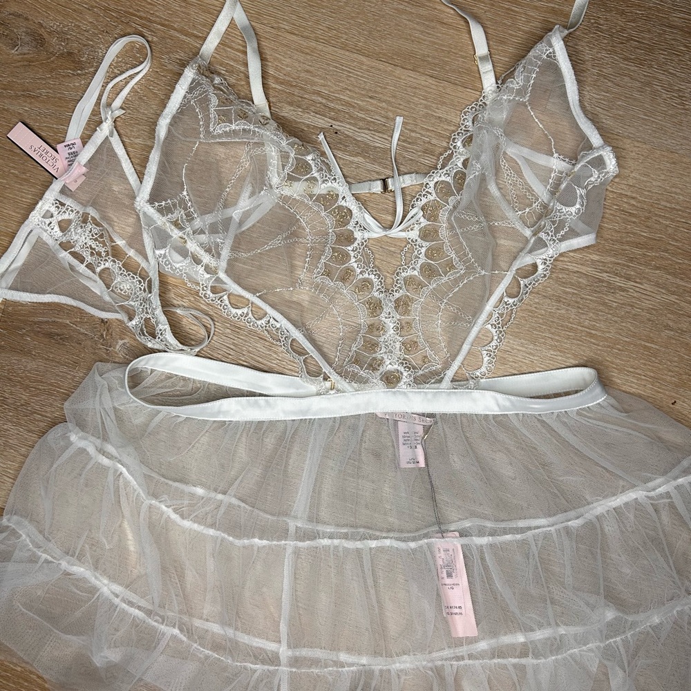 Victoria’s Secret two-piece lingerie